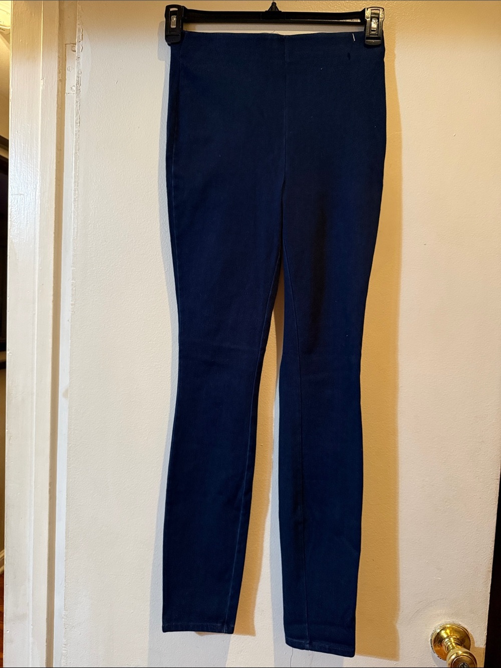 Good American 
Navy Blue Slim Ponte Leggings